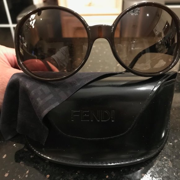 Fendi sunglasses brown/black with case and cloth - Picture 2 of 11